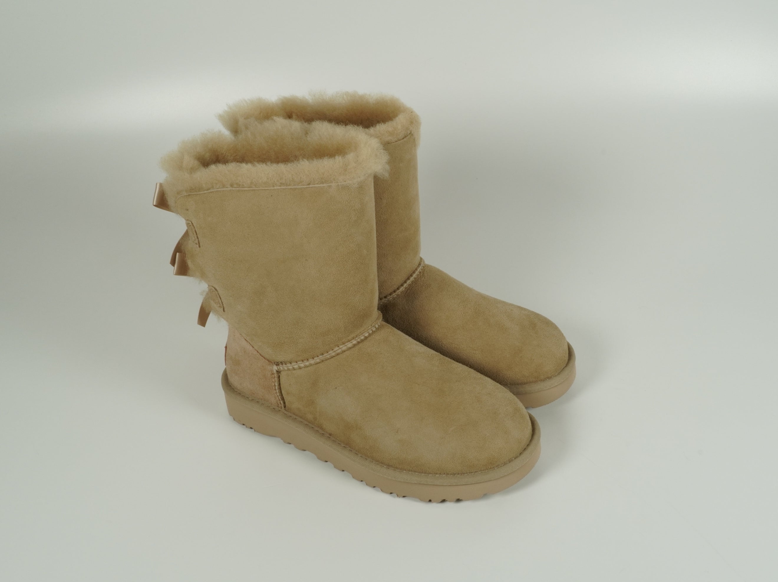 Bailey Bow III Beige
