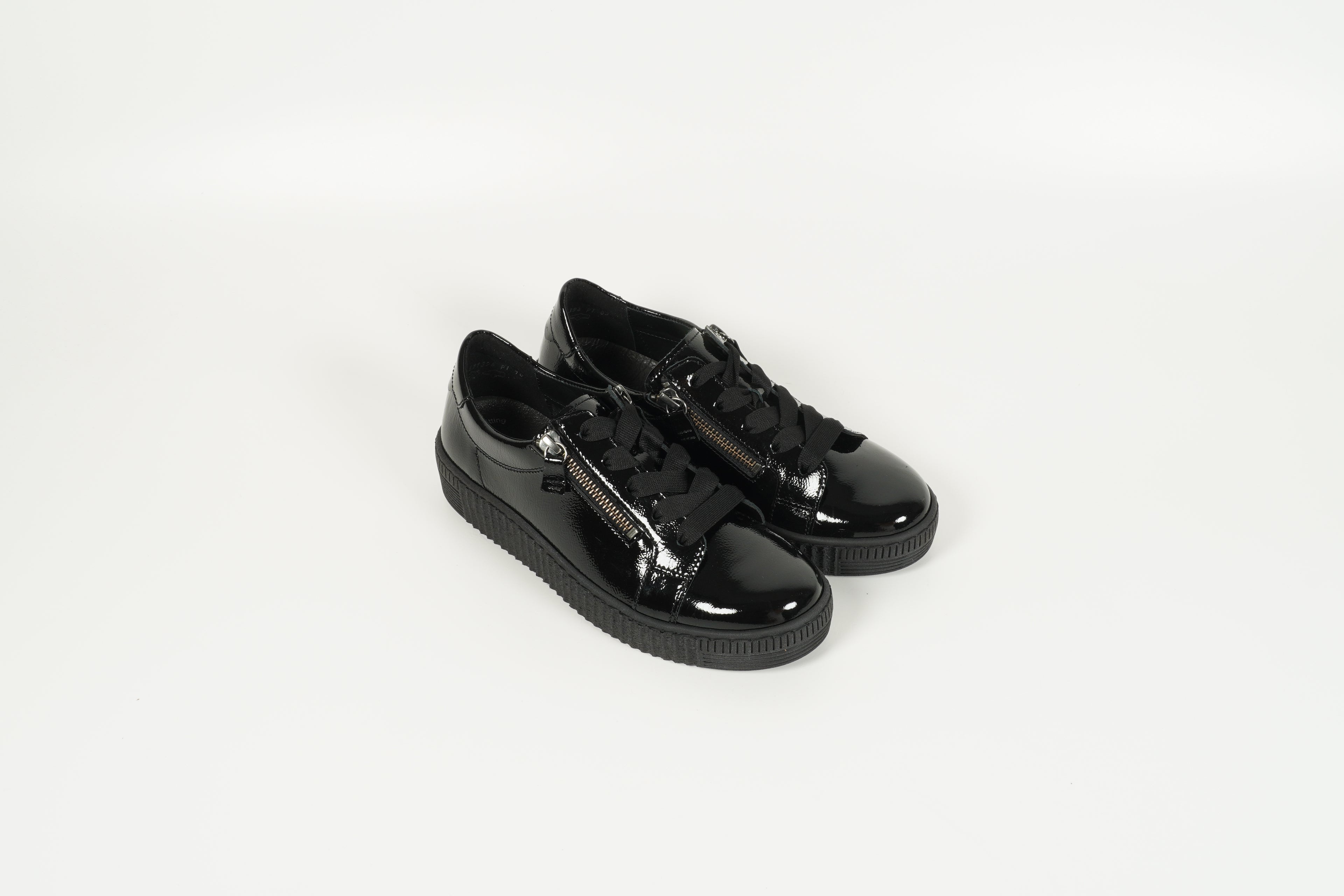 Baskets vernis noir