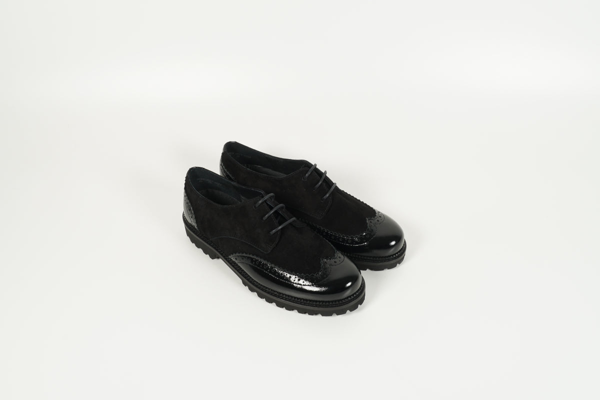 Schnürschuh Schwarz