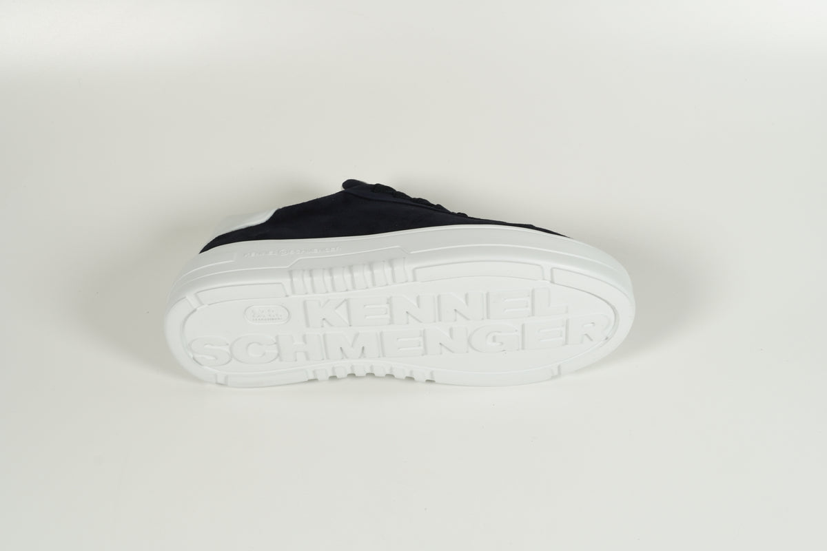 Baskets bleues