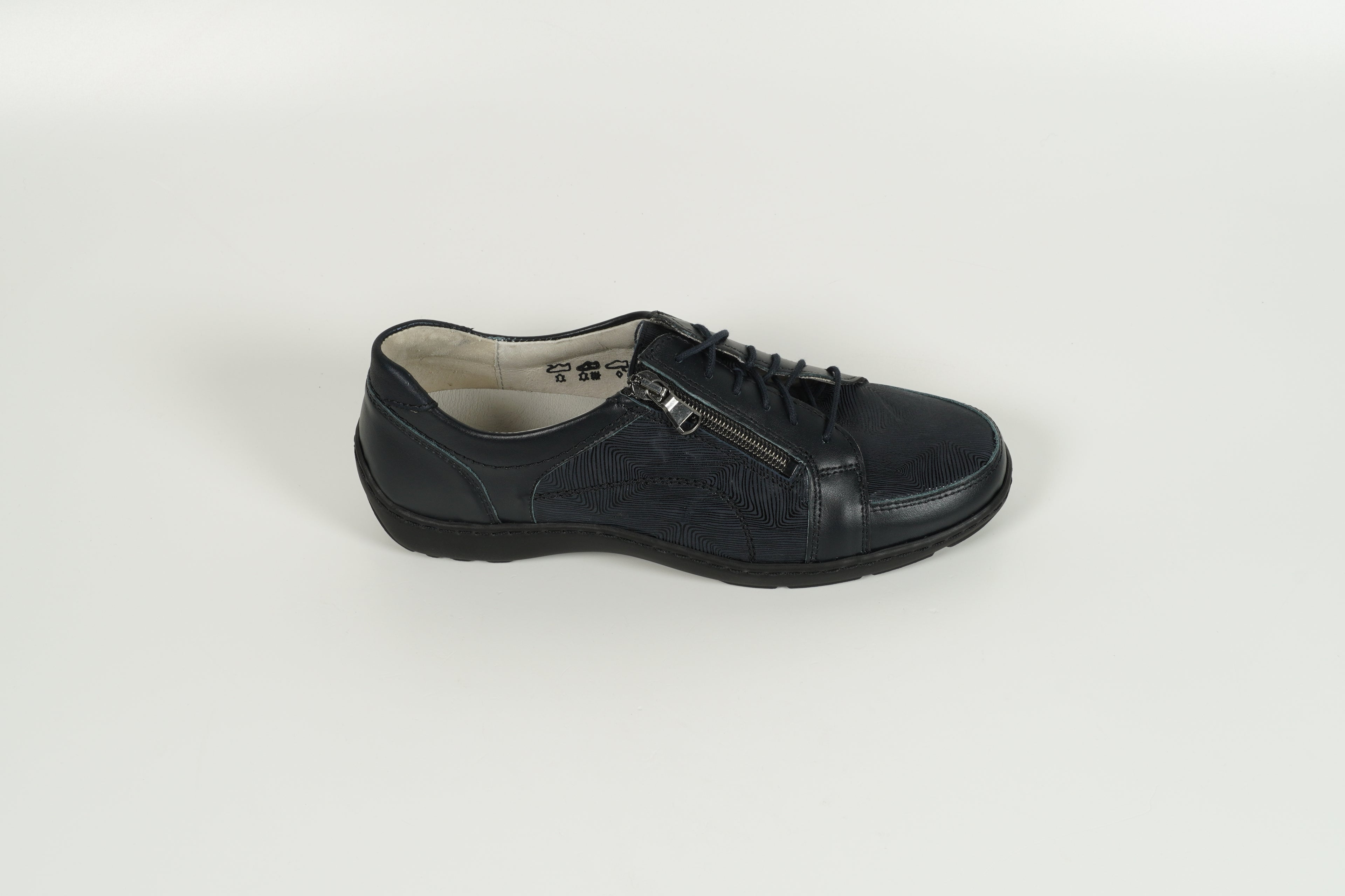 Baskets bleues