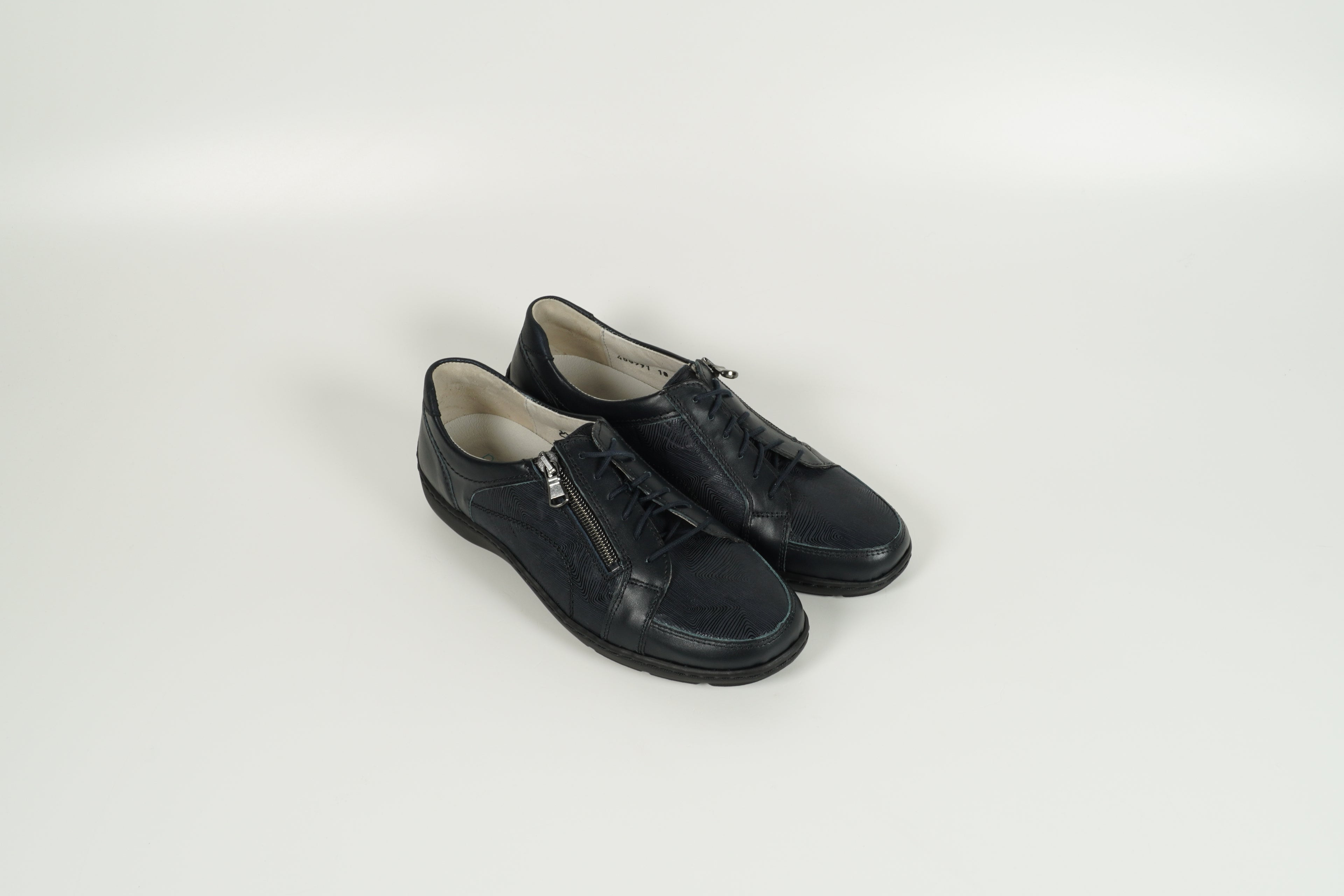 Baskets bleues