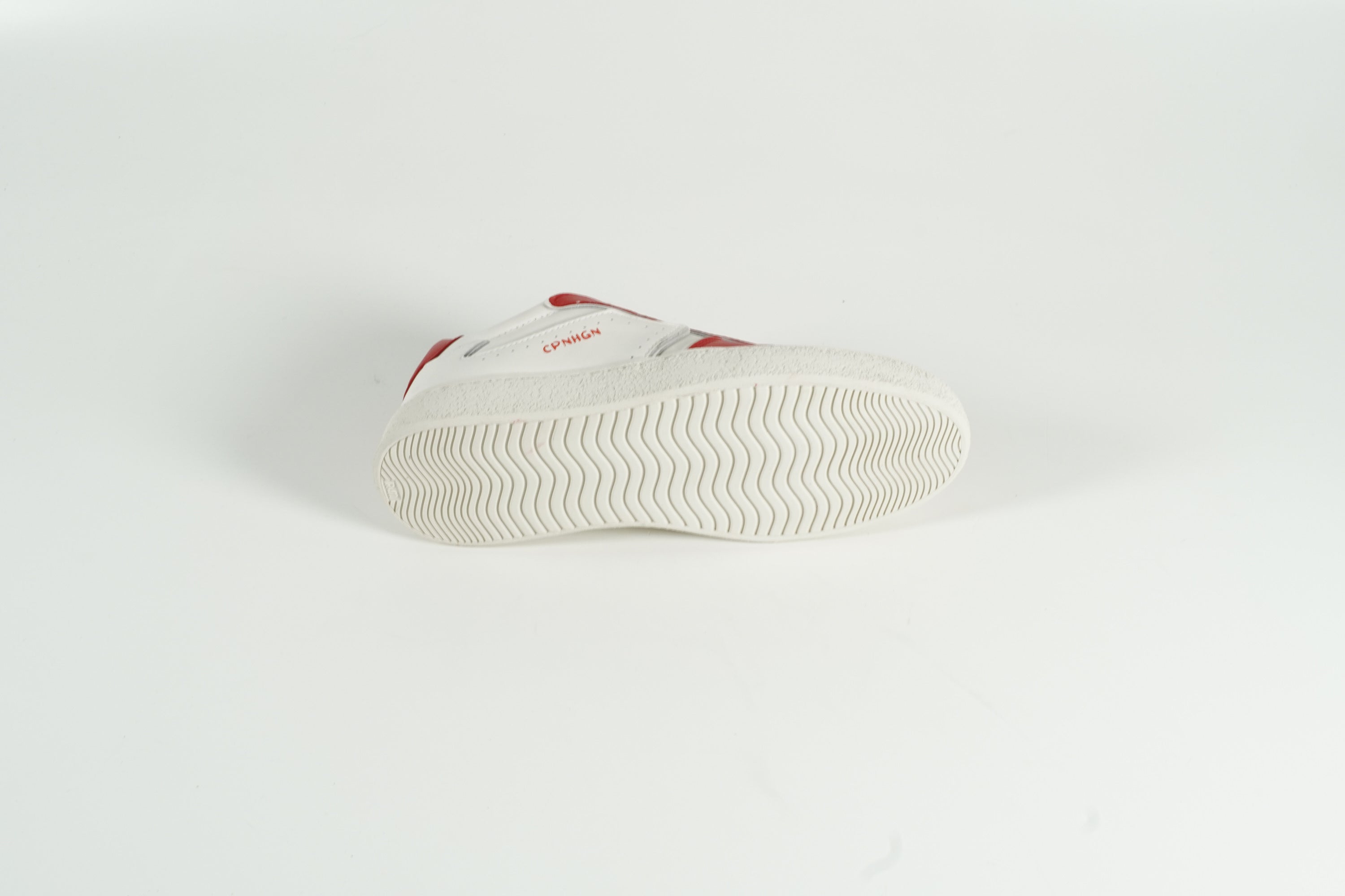 Baskets rouges