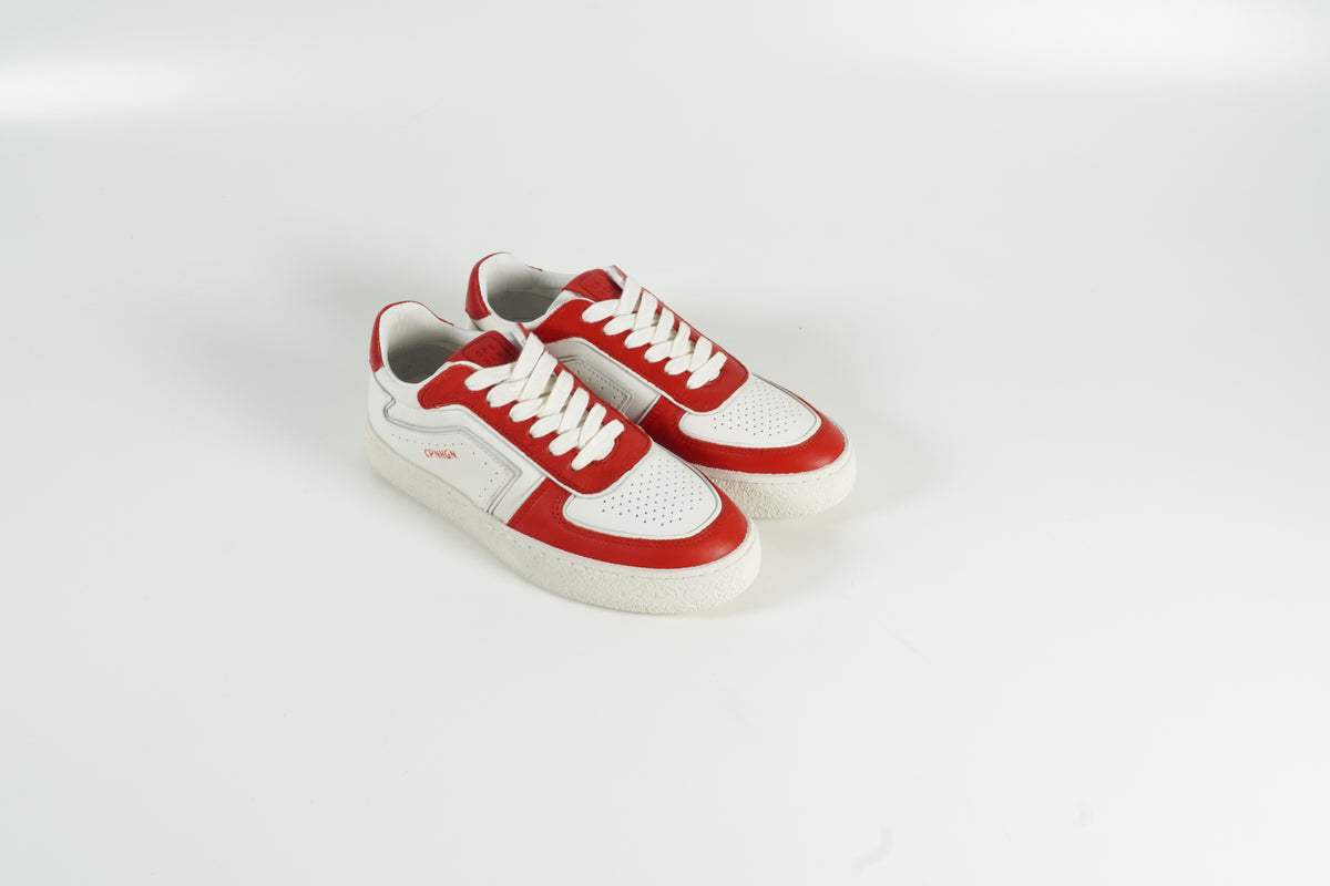 Baskets rouges