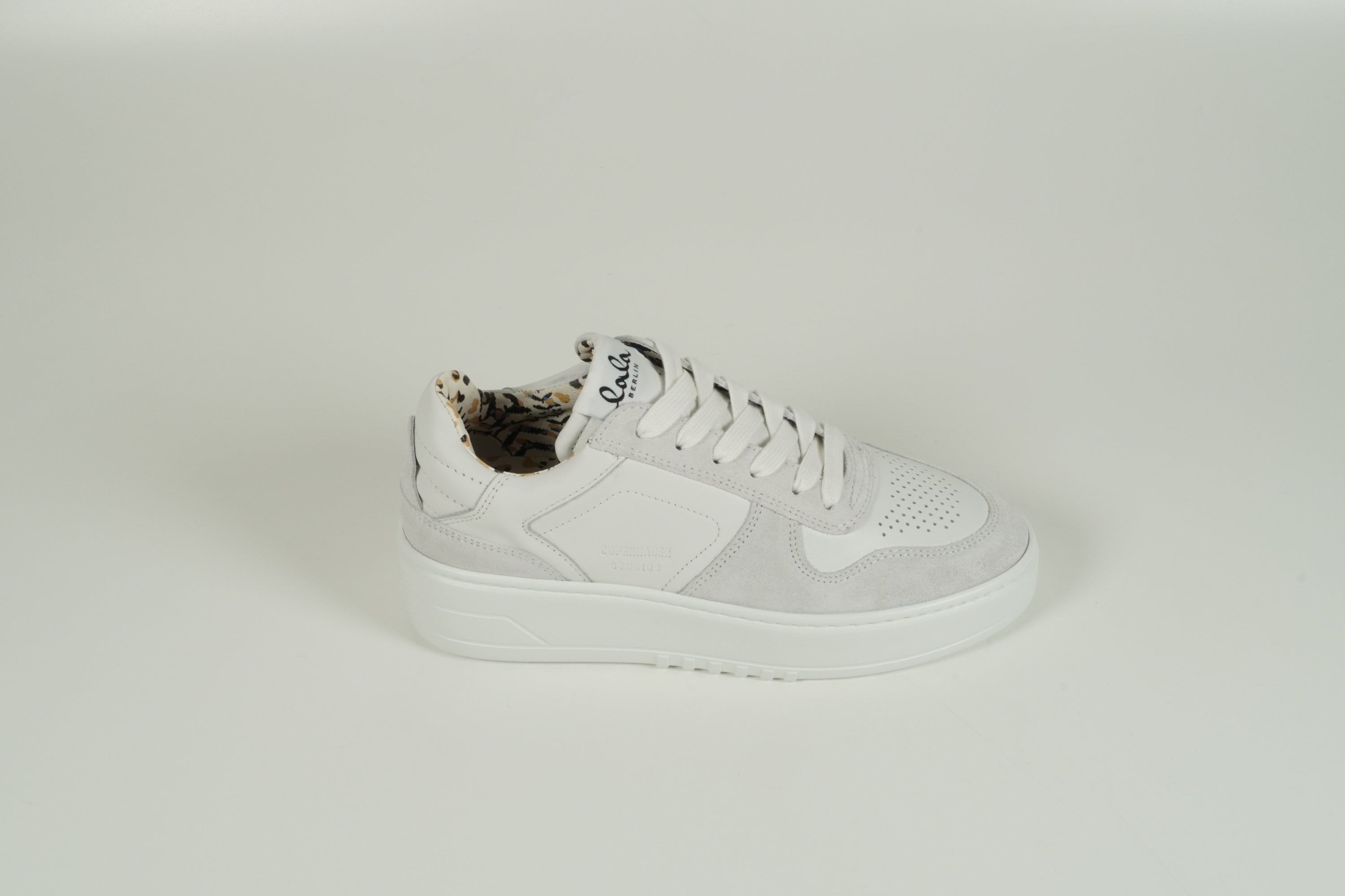 Sneaker White