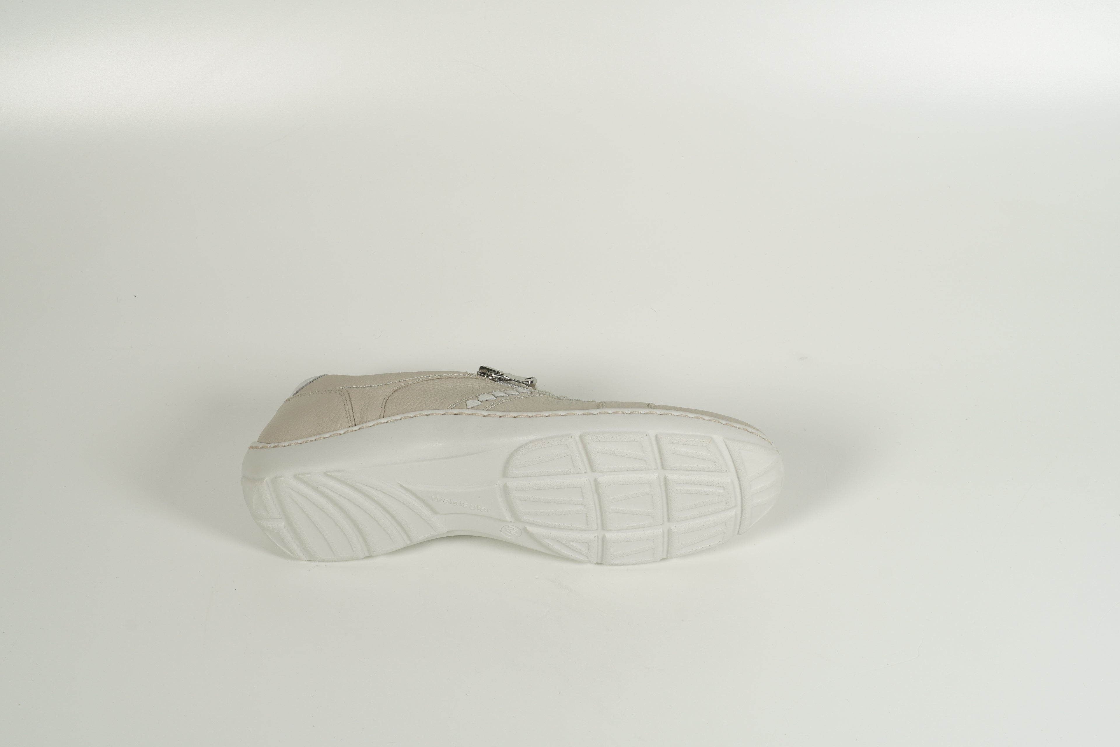 Baskets beiges