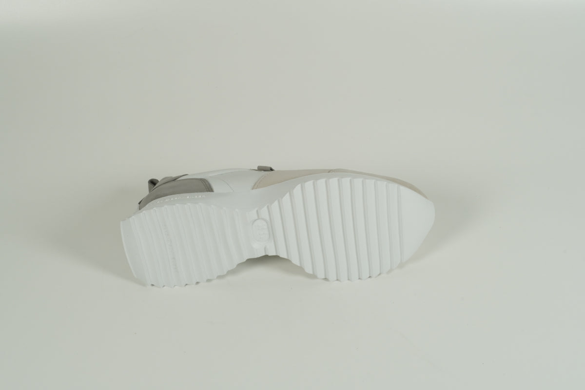 Sneaker White