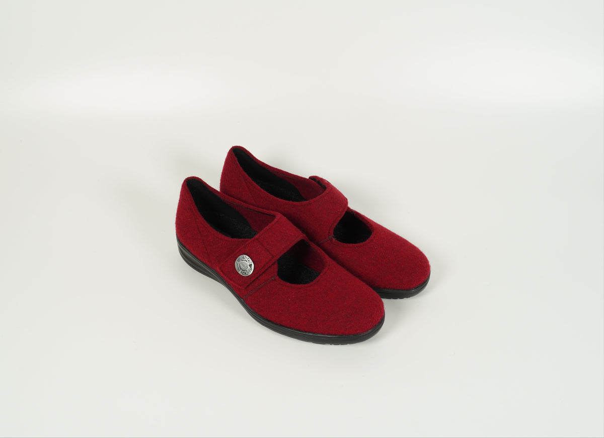 Red slippers