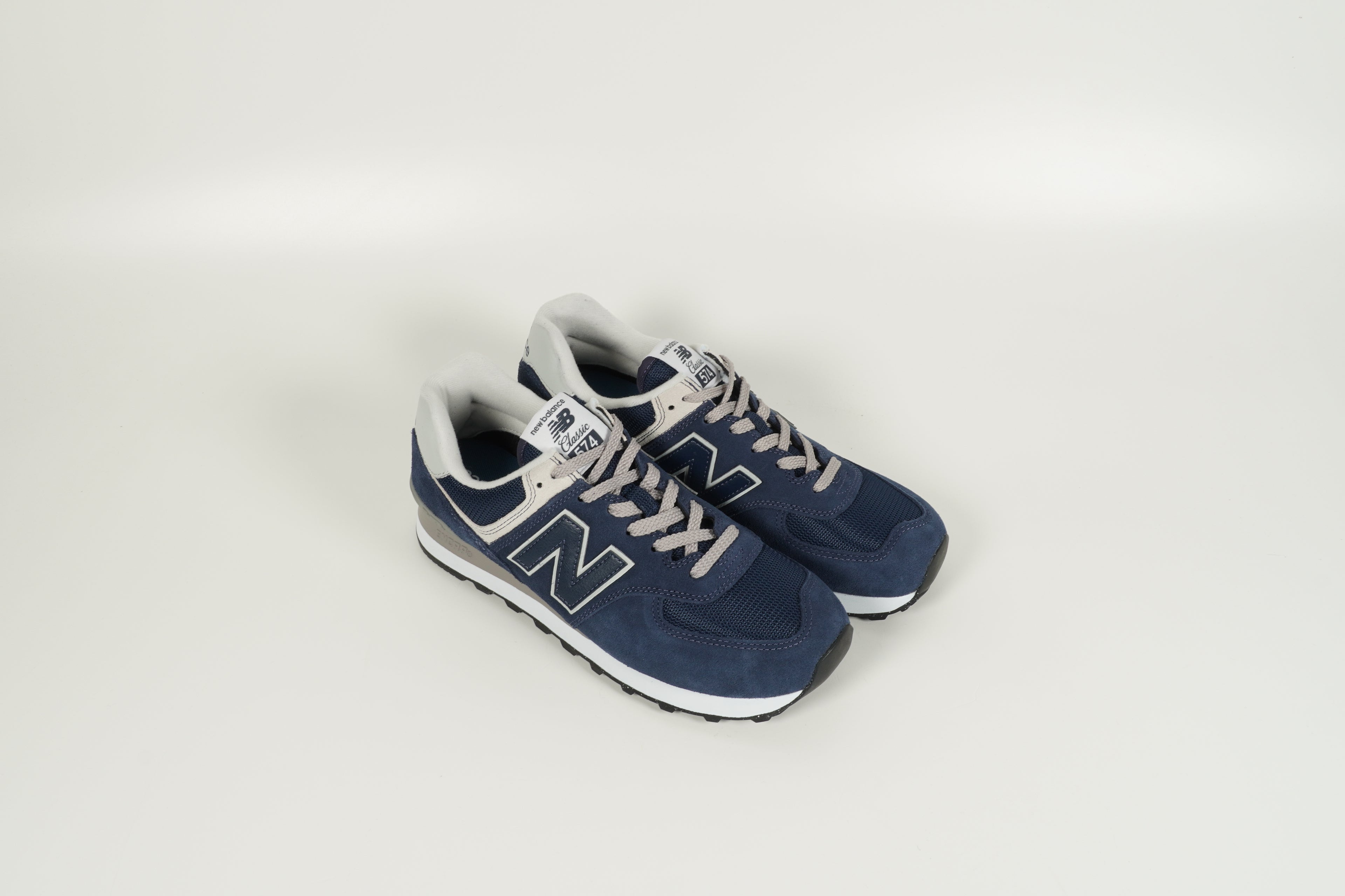 574 Blau