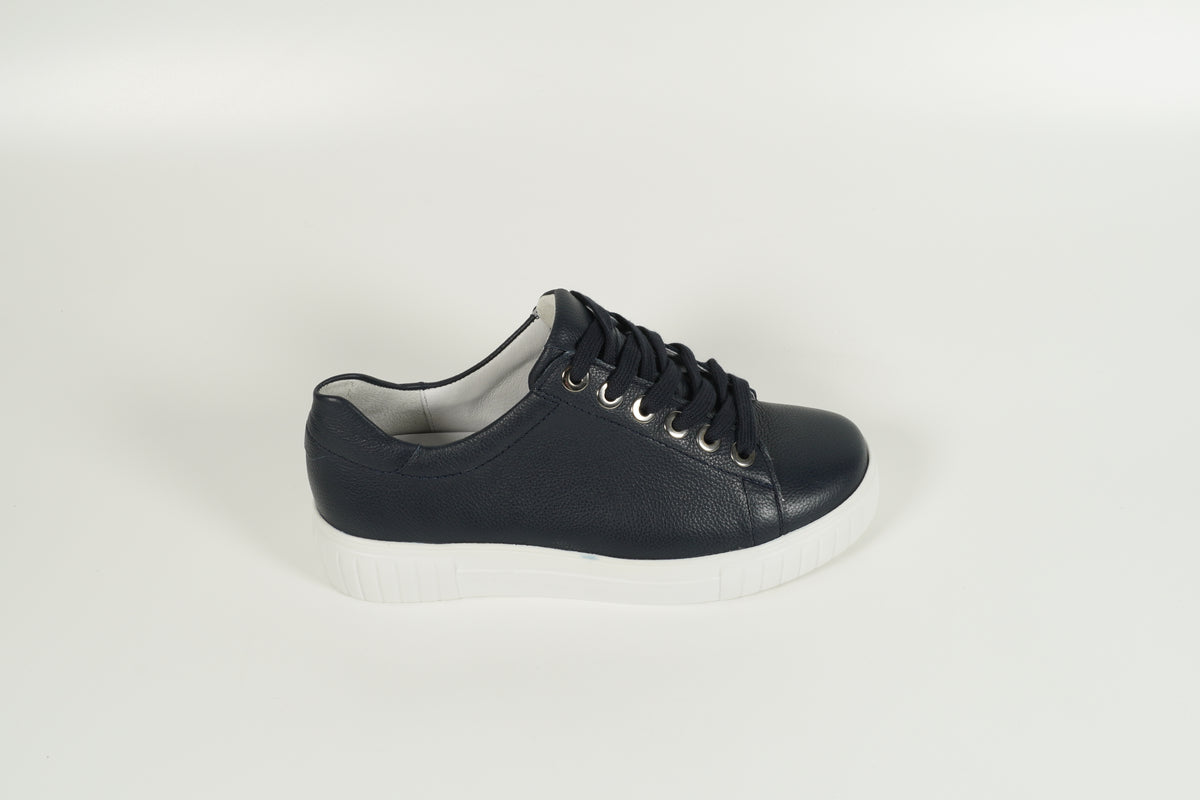 Baskets bleues