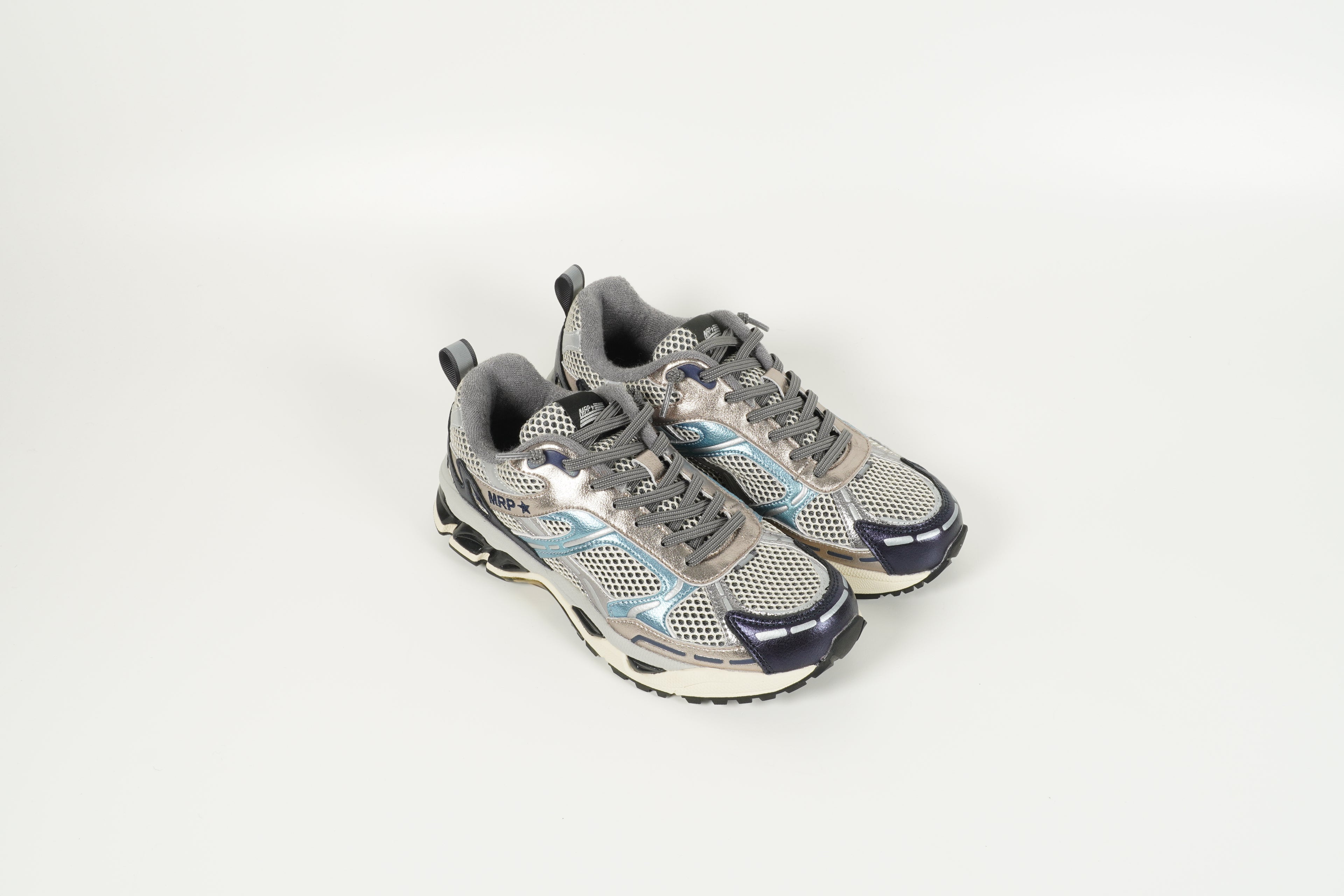 Sneaker Silber