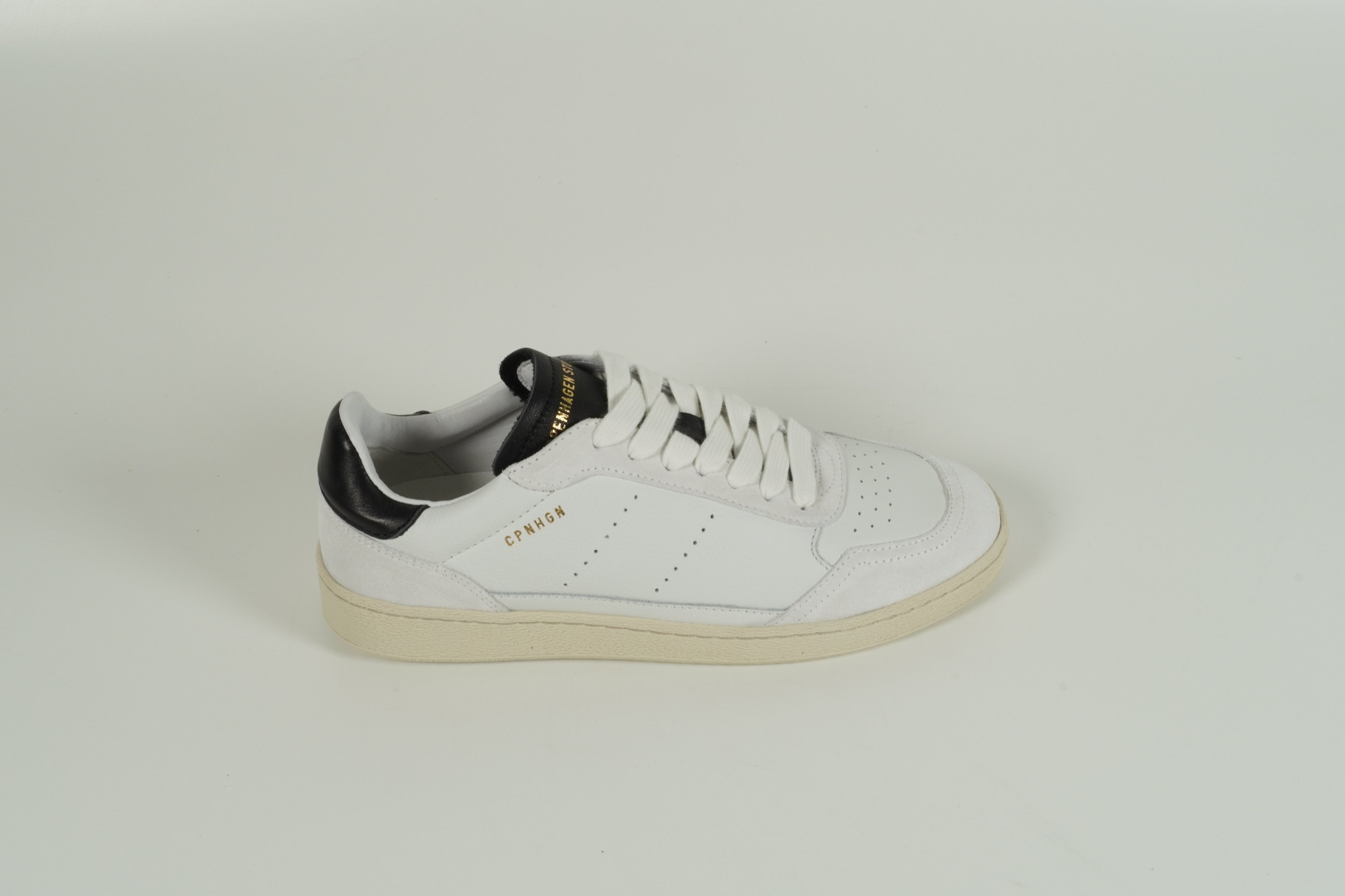 Sneaker White