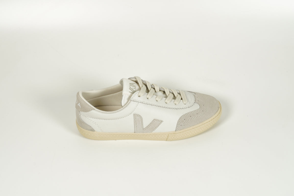 Baskets grises