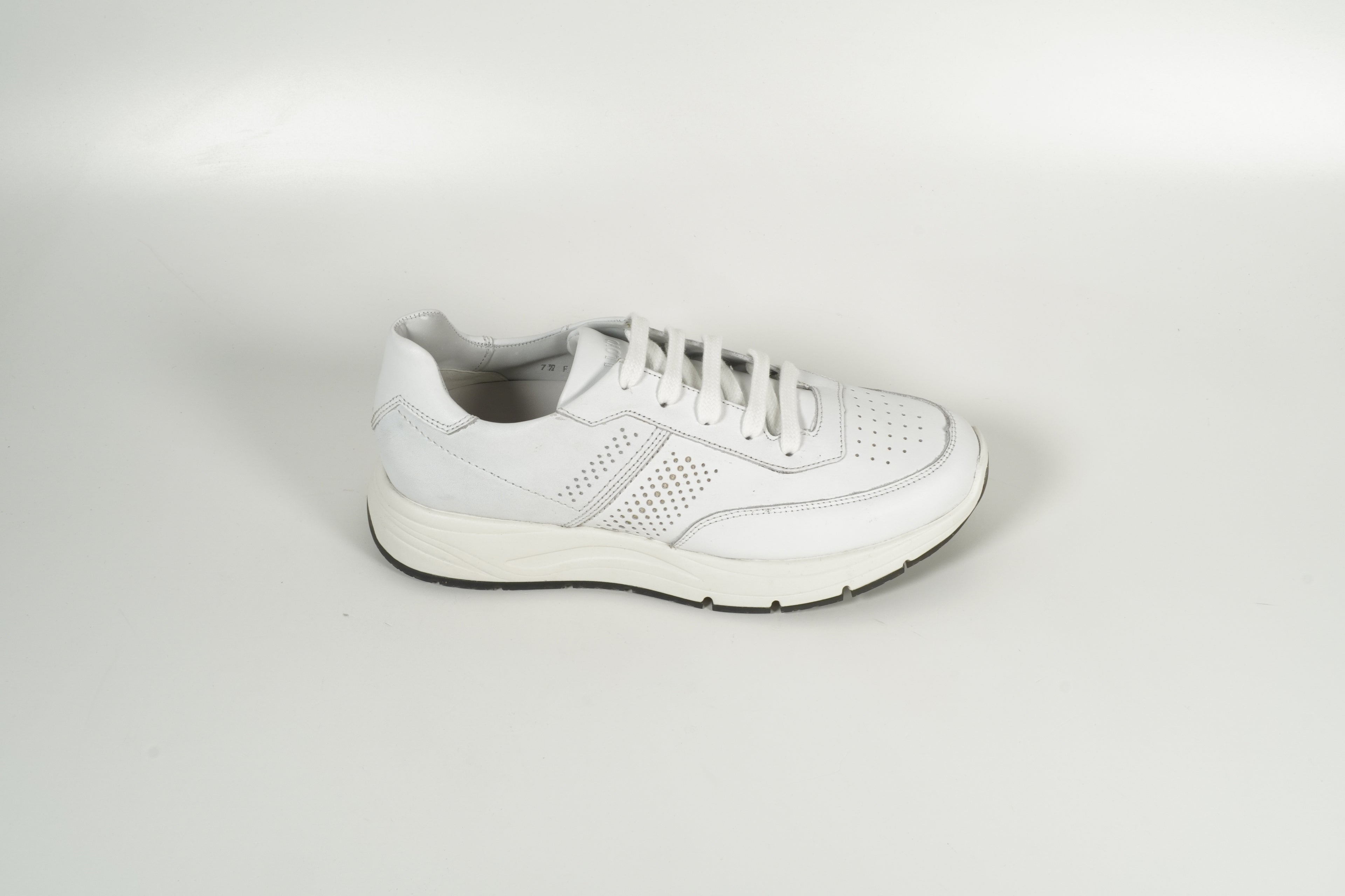 Sneaker White