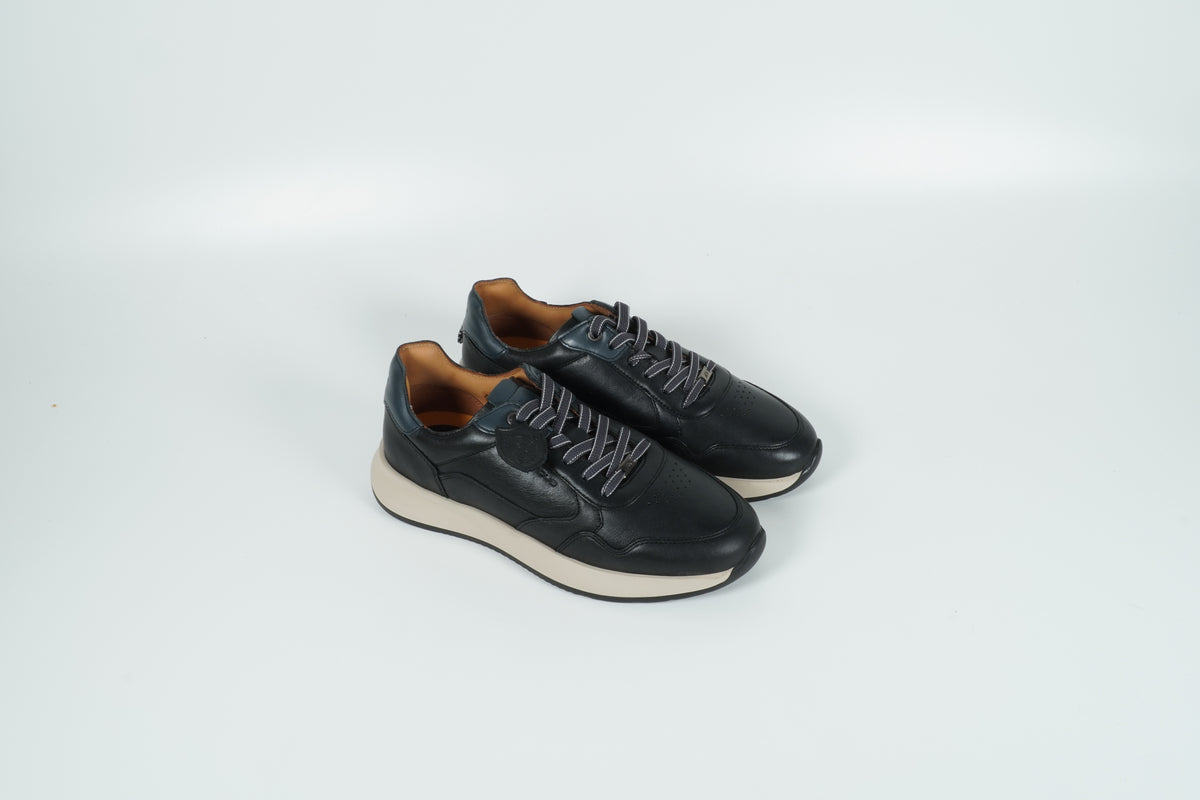 Sneaker Schwarz