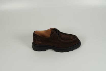 brown low shoe