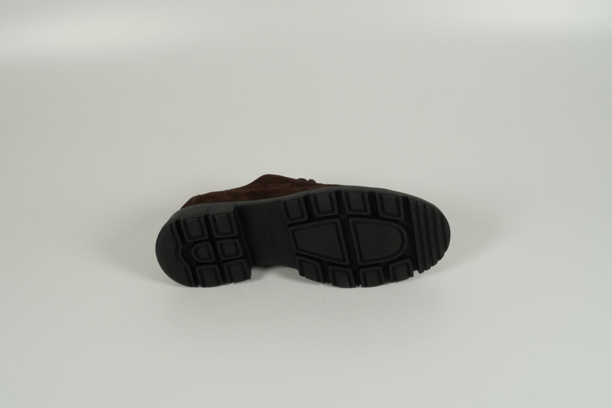 brown low shoe