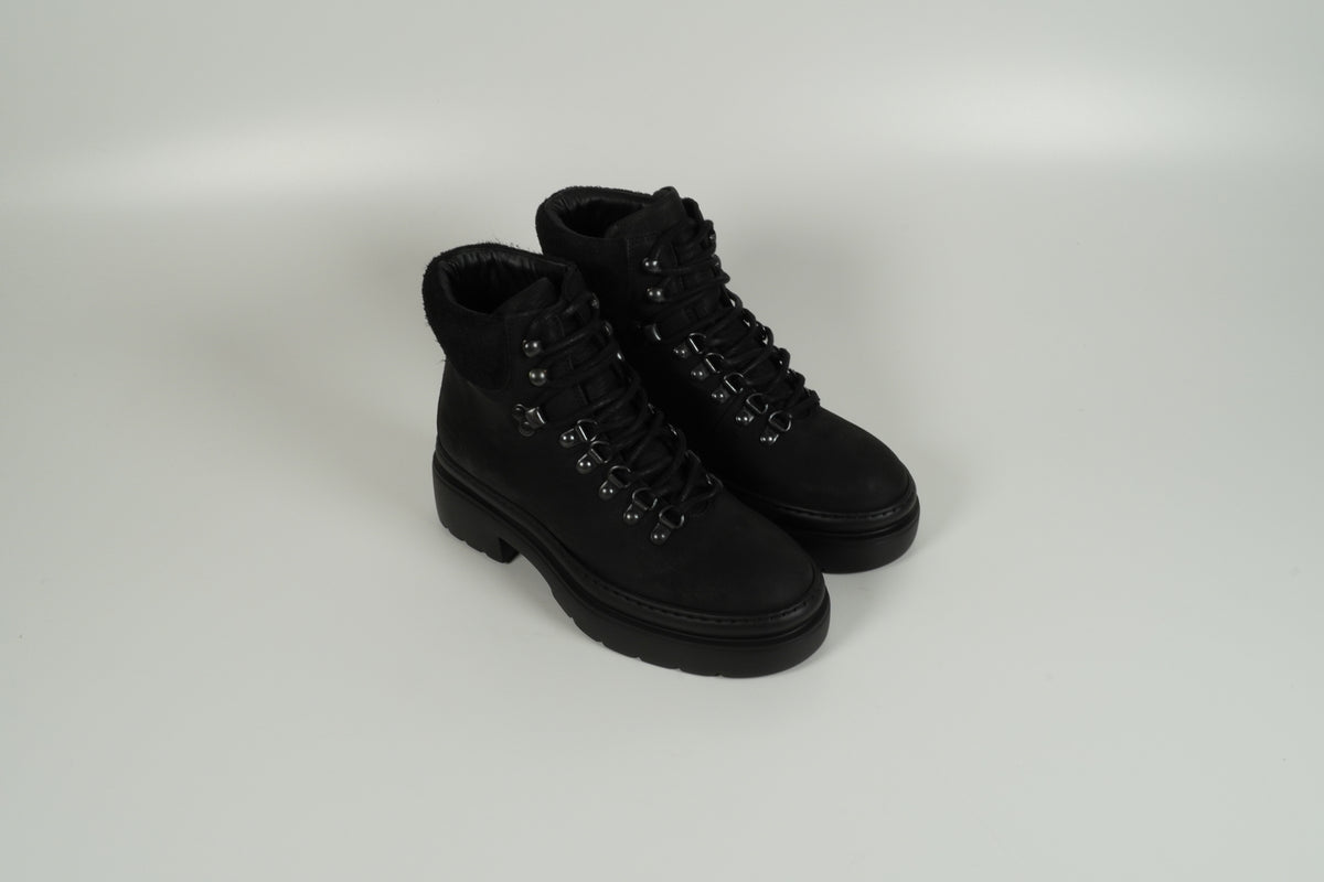 Boot Black