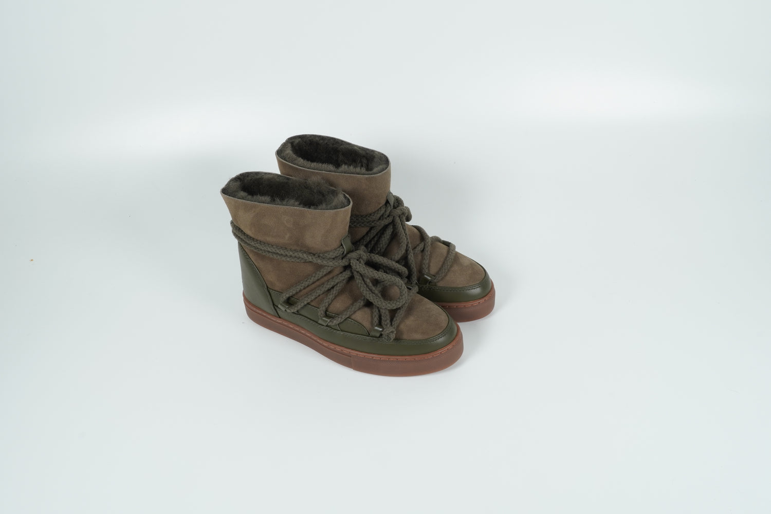 1001.003.0122.357-037 olive