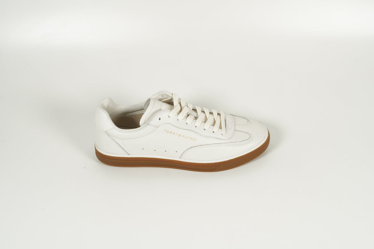 Sneaker White