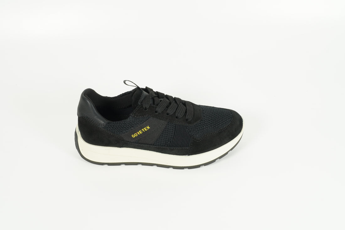 Sneaker Schwarz