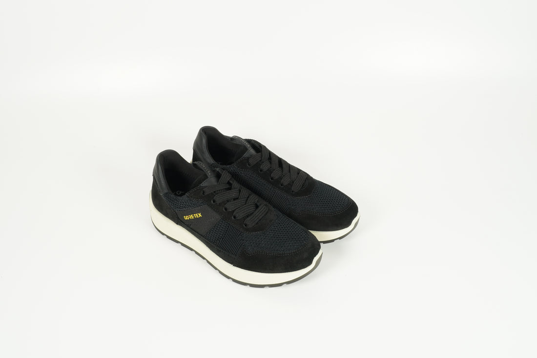 Sneaker Schwarz