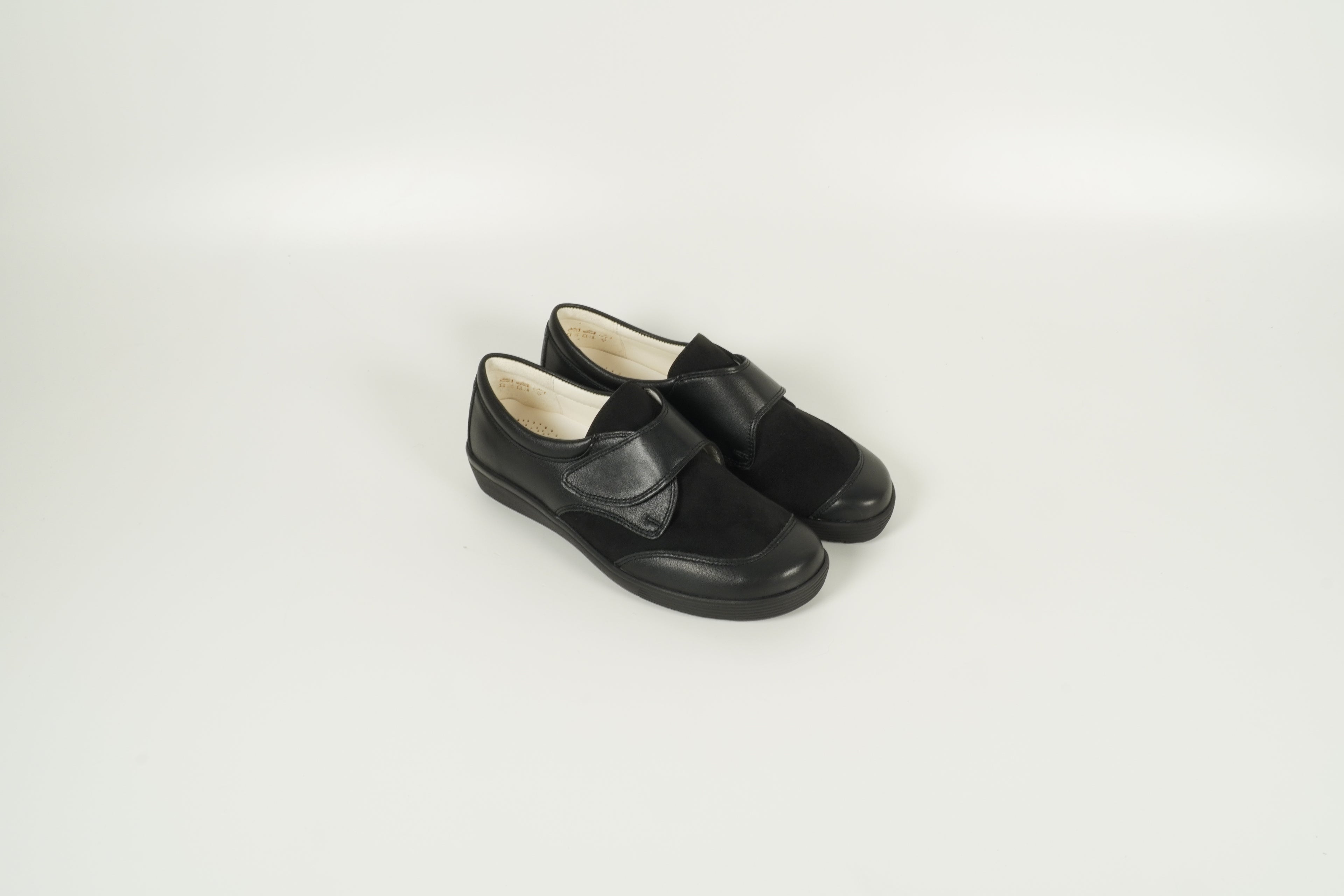 971 685 002 cuir noir