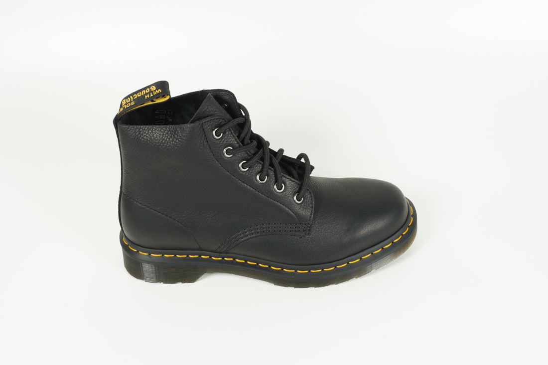 Boot Schwarz