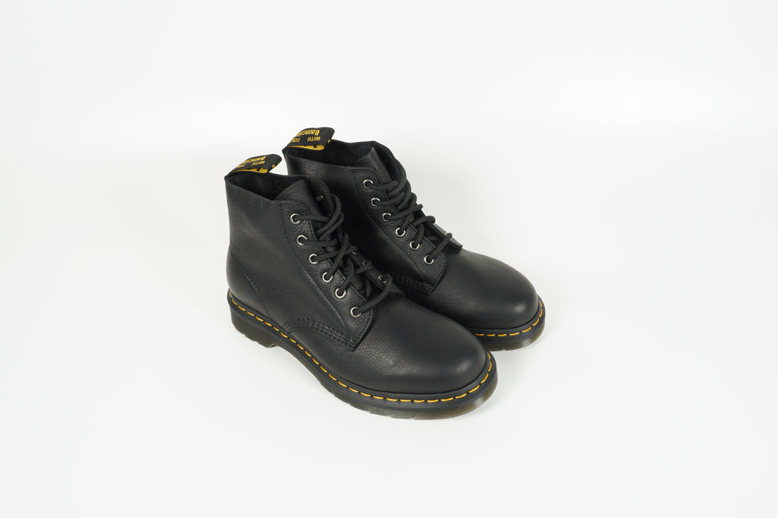 Boot Schwarz