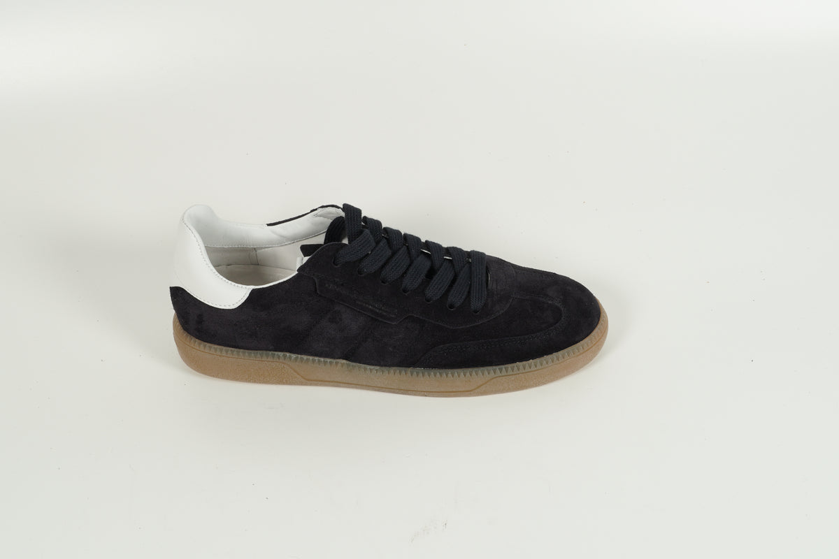 Baskets bleues