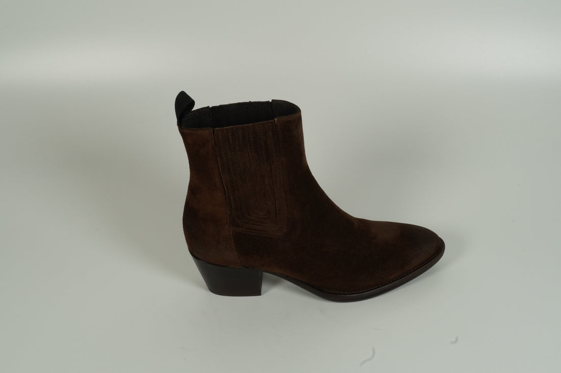 ankle boots brown