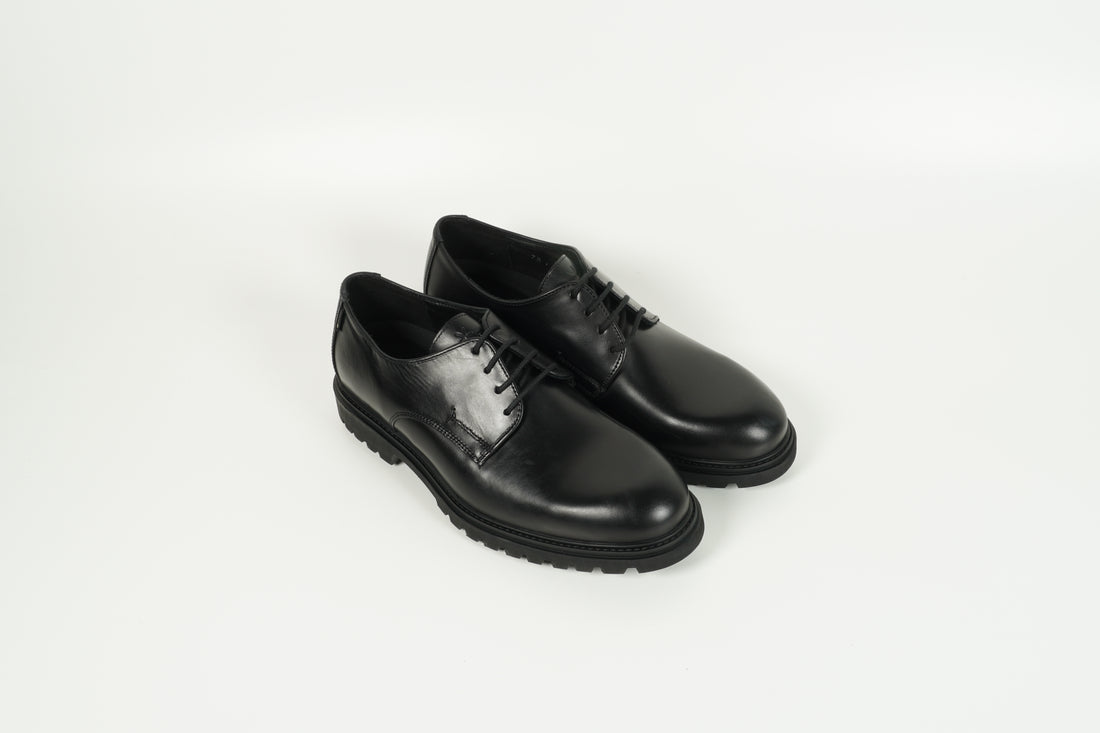 Schnürschuh Schwarz