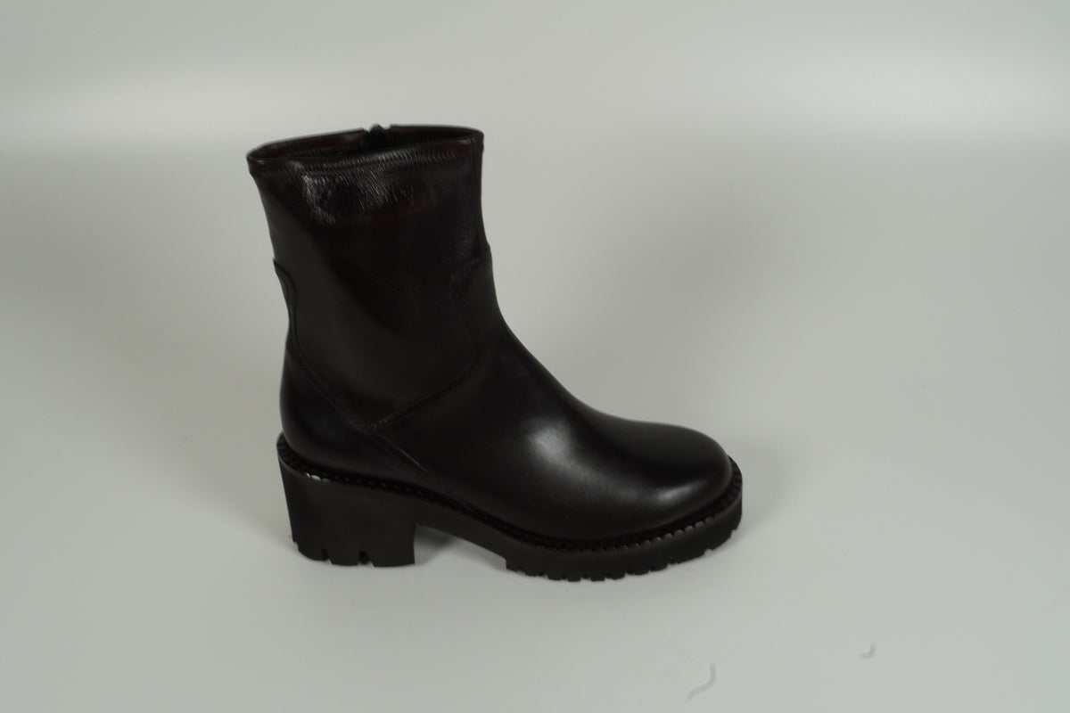 ankle boots brown