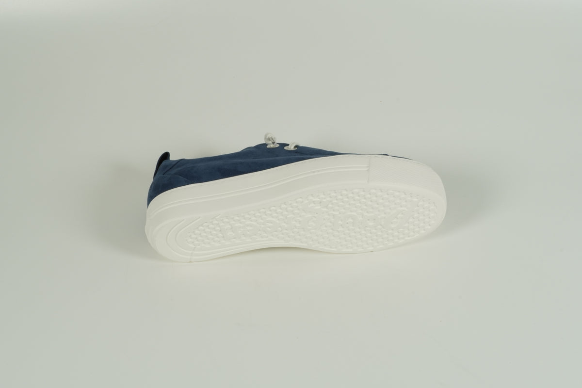 Baskets bleues