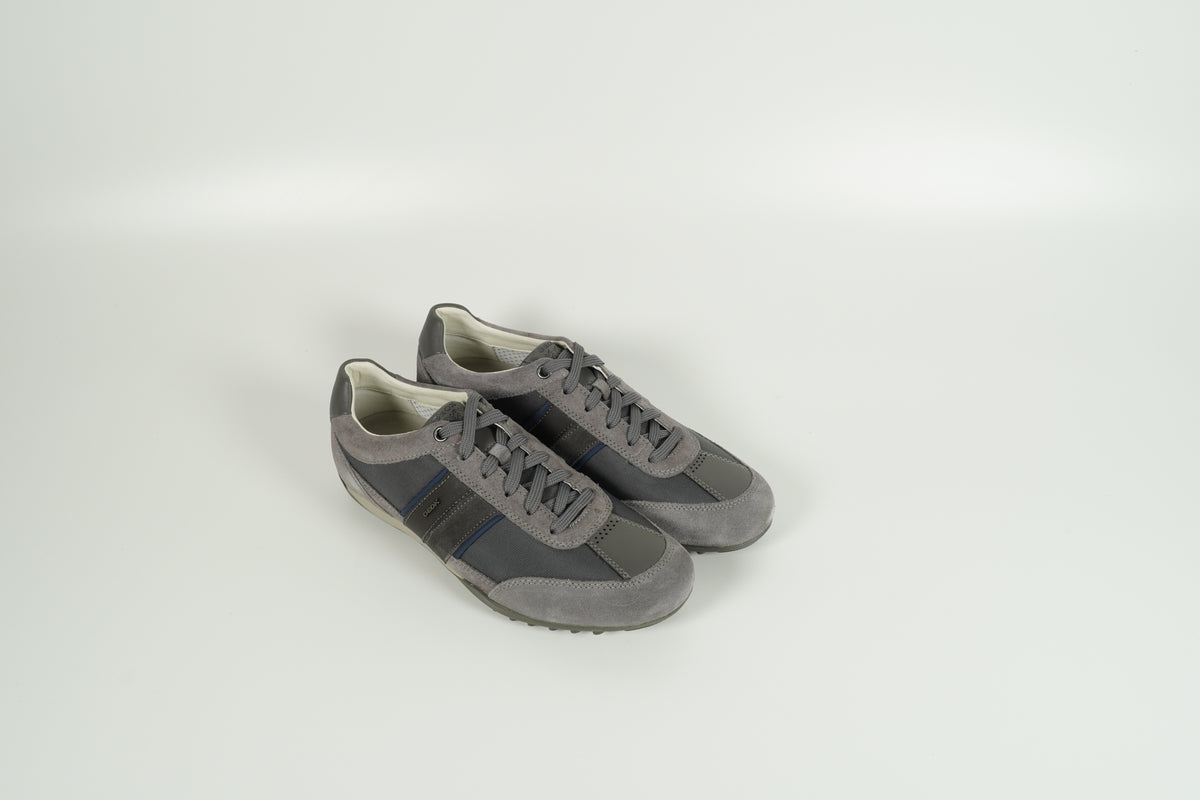 Baskets grises