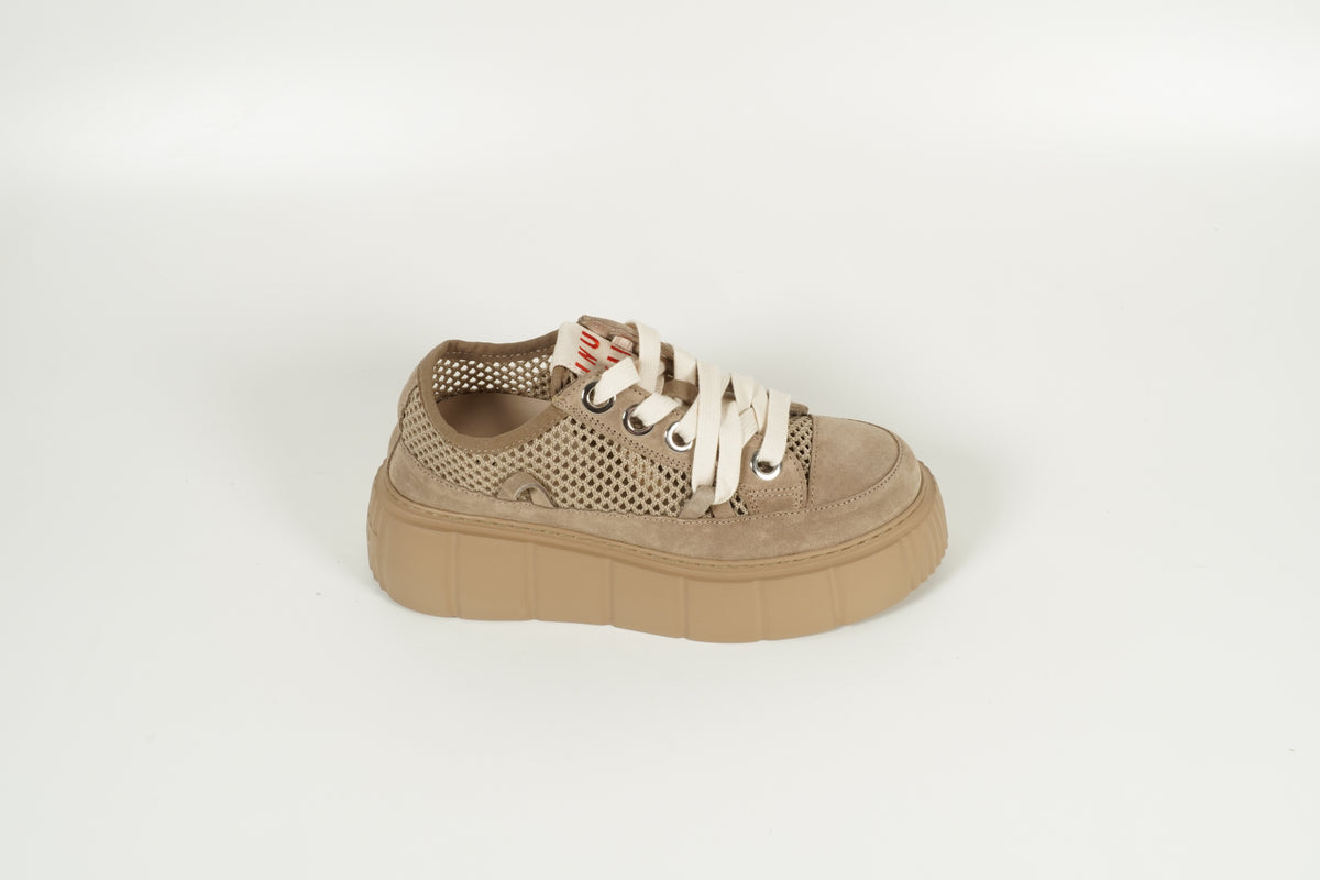 Baskets beiges