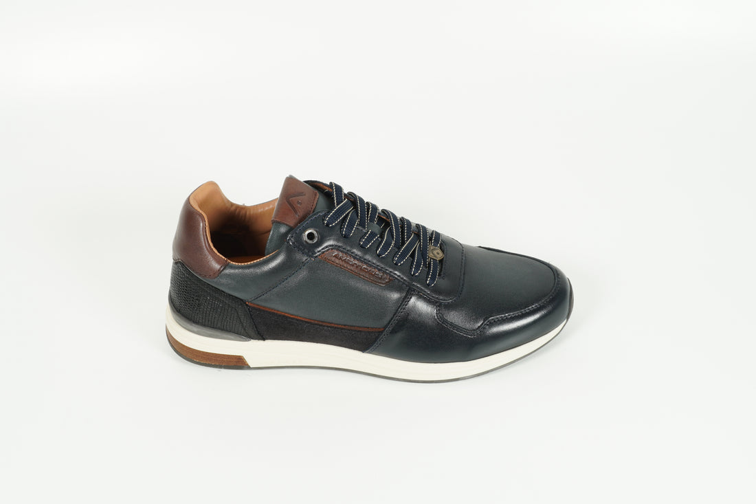 Sneaker Blau