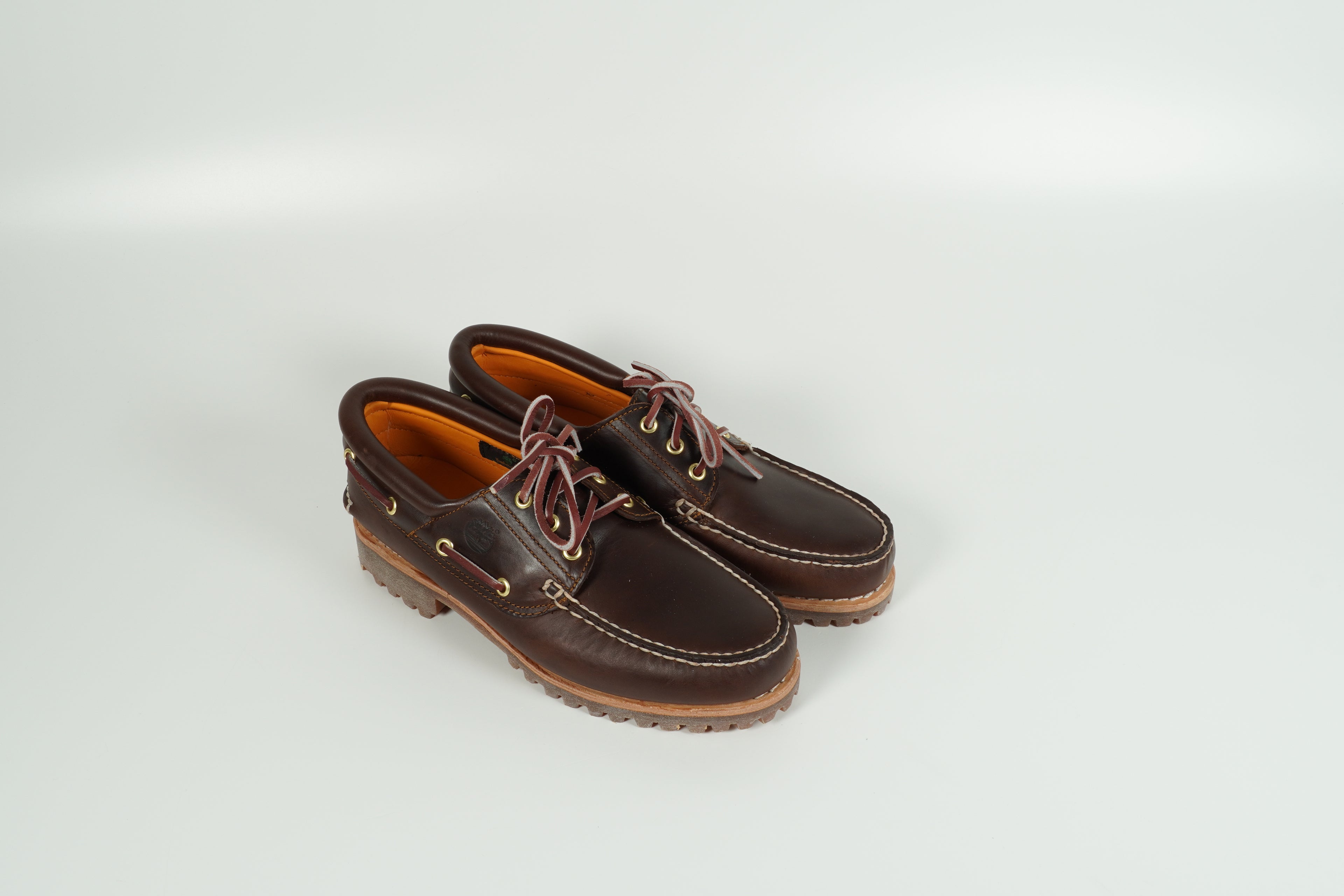 brown low shoe