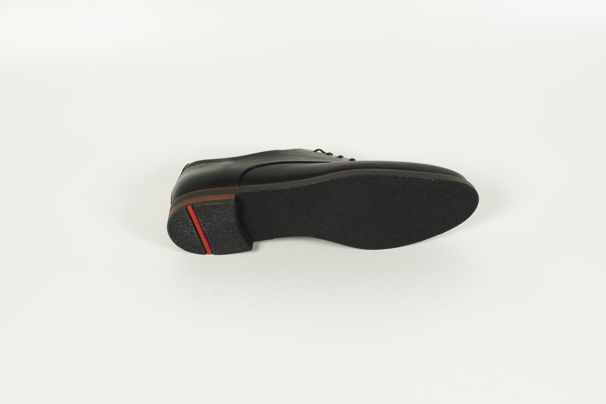 Schnürschuh Schwarz