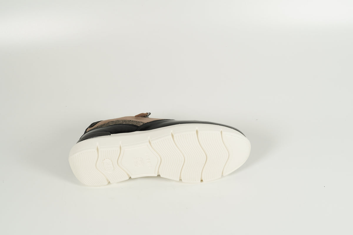 Beige Sneakers