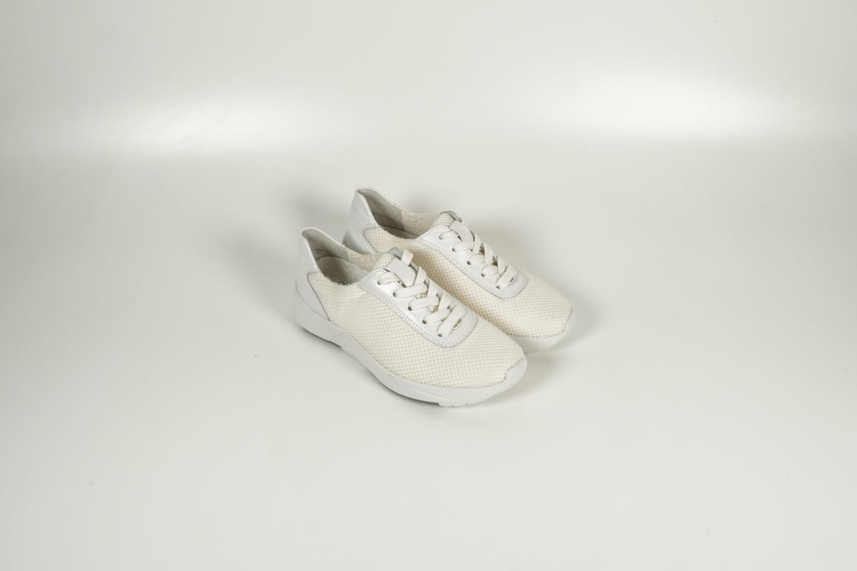 Sneaker White