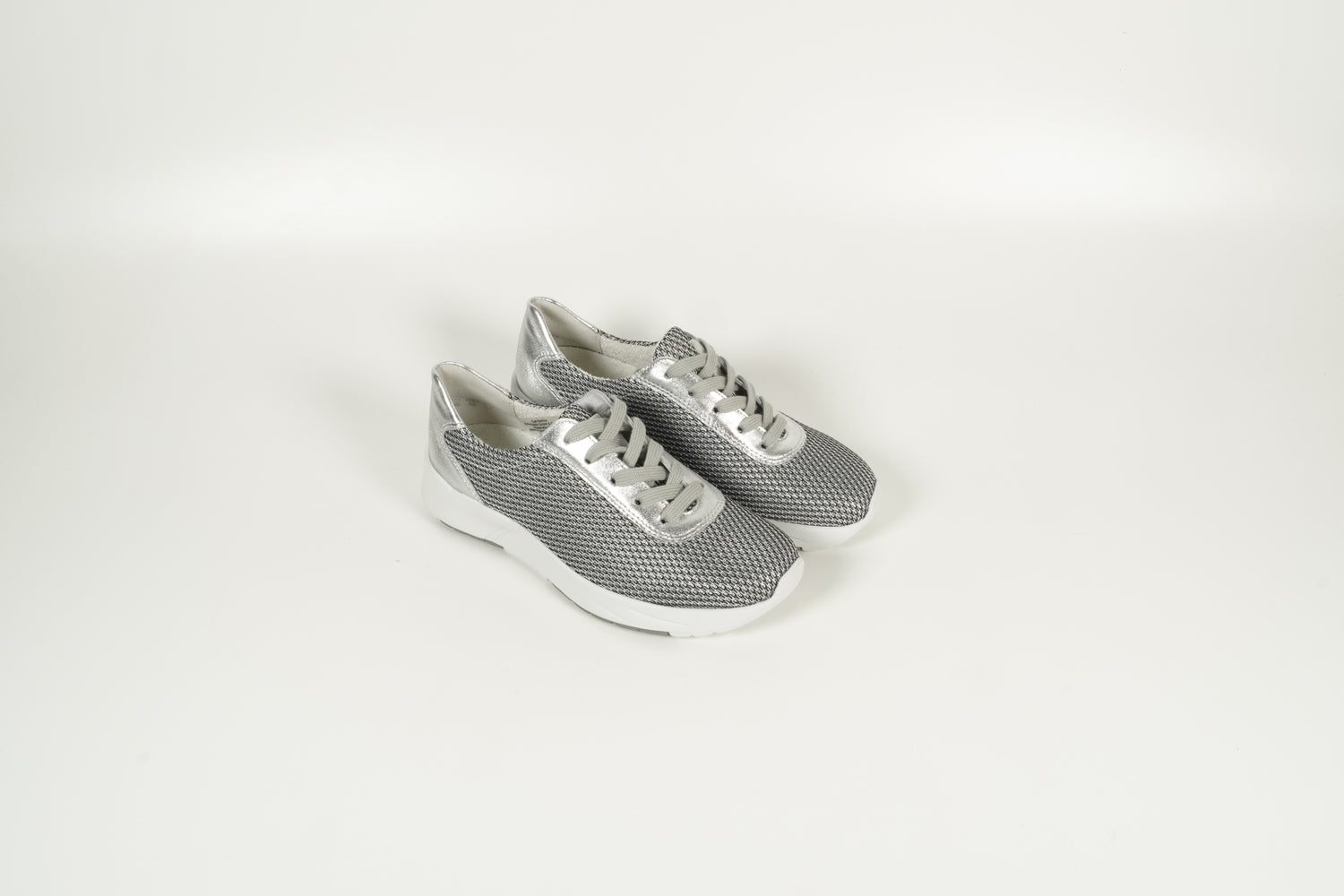 Sneaker Silber