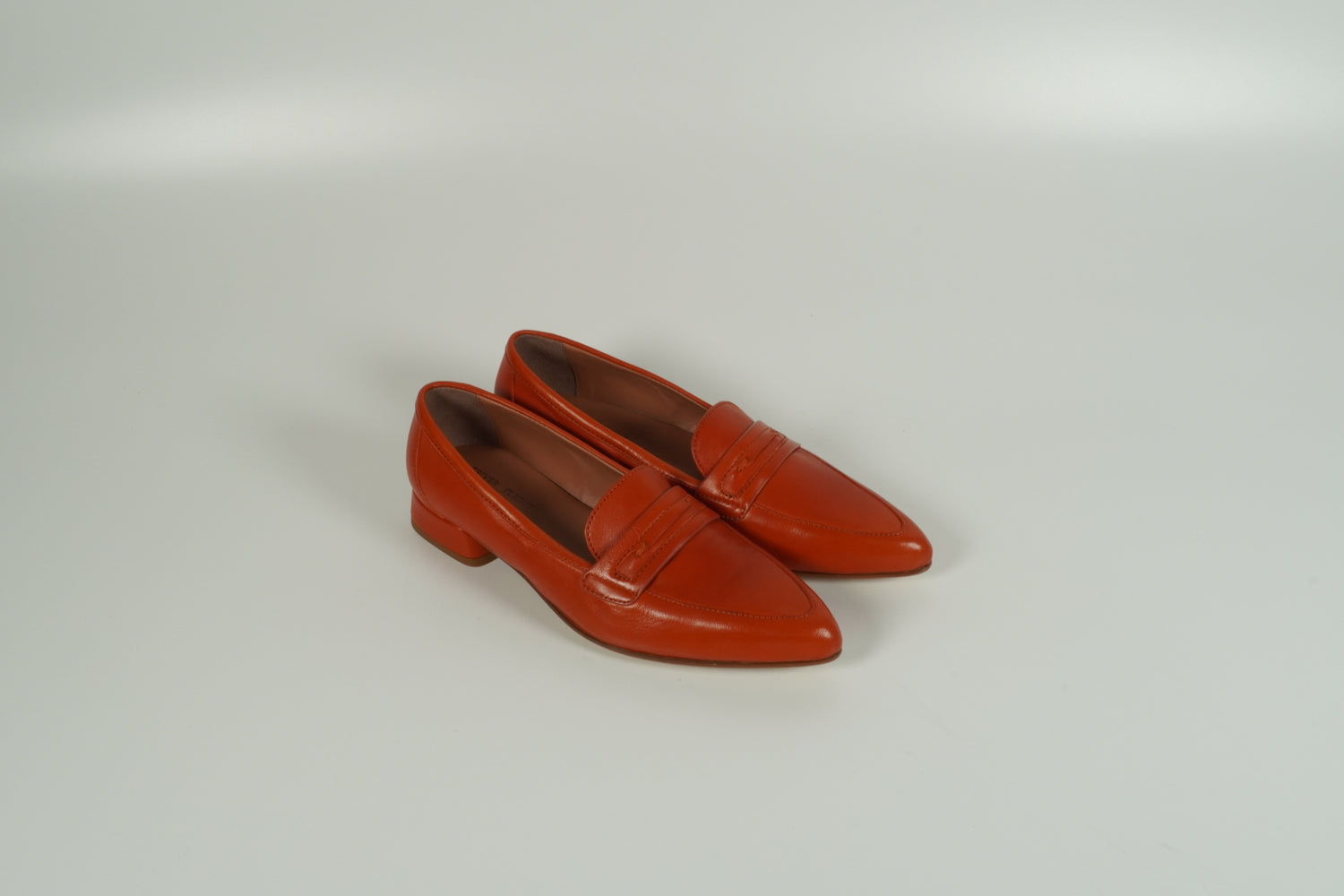 Orange low shoe