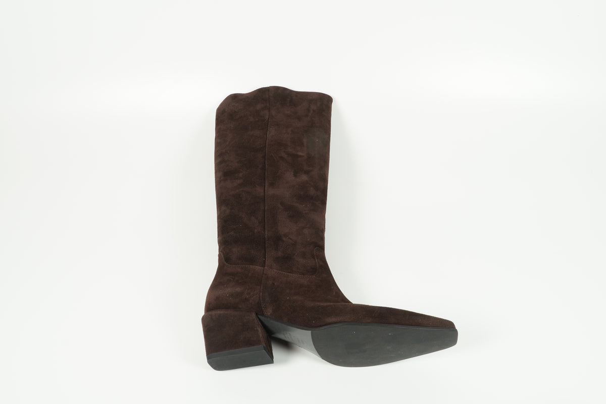 Boots Brown