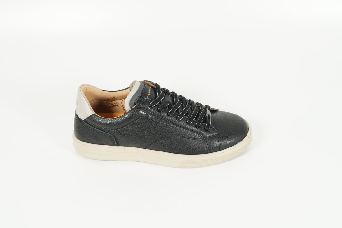 Sneaker Schwarz