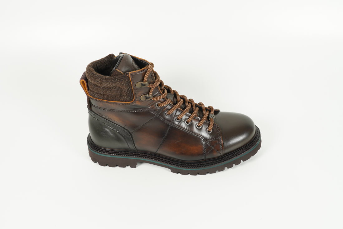 Boot Braun
