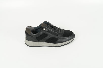 Sneaker Schwarz