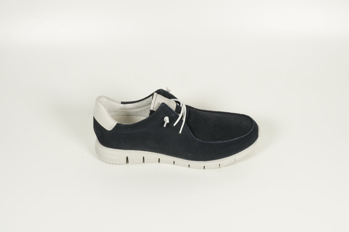 Baskets bleues