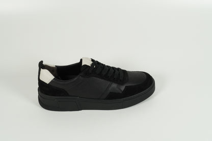 Sneaker Schwarz