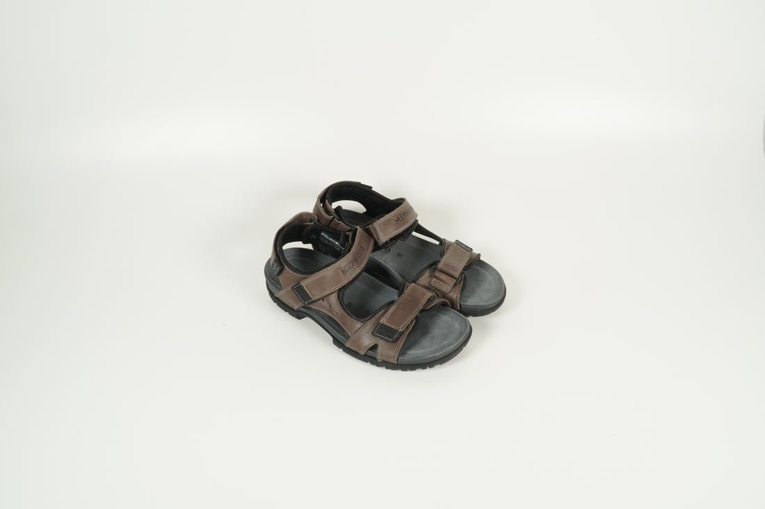 Sandal Brown